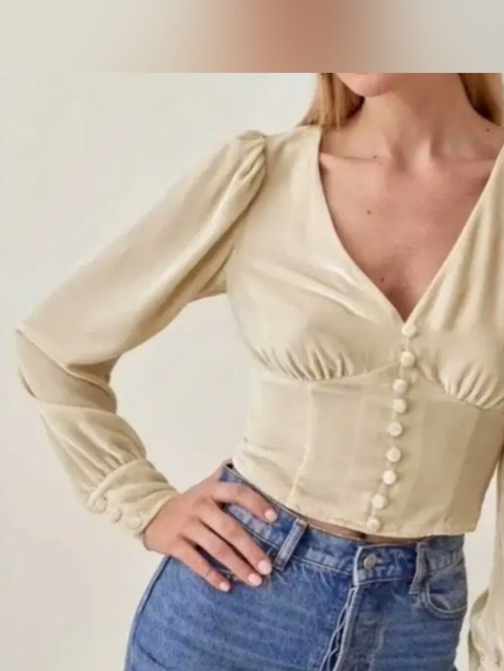 BNWT House of Harlow 1960 Cream Button-Front V-Neck Long Sleeve Blouse